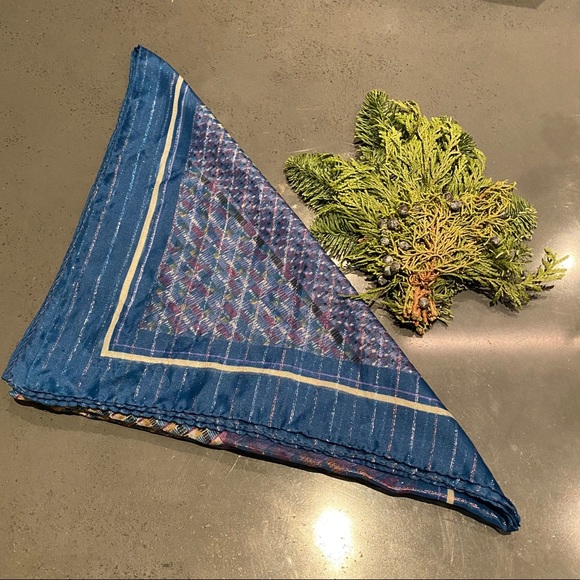 EUC Metallic Vintage ‘60s ‘70s Style Sheer Scarf - Picture 6 of 8